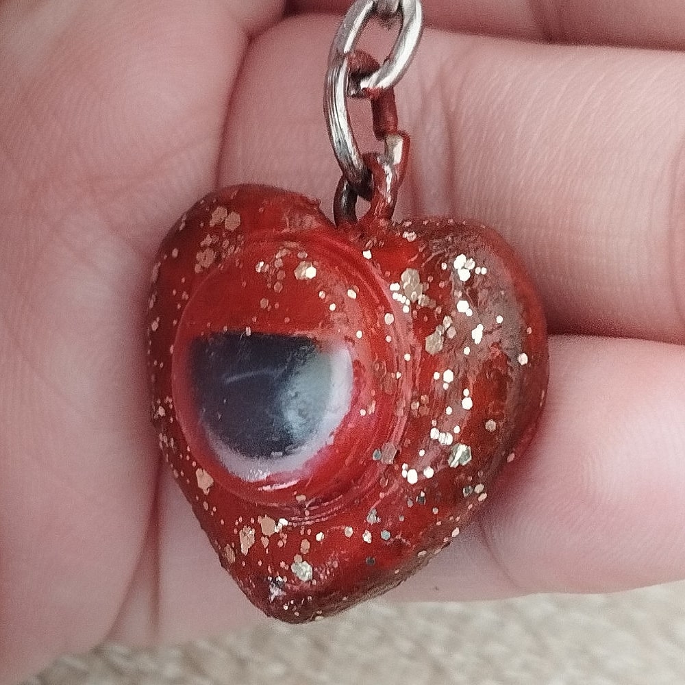 heart with eye keychain